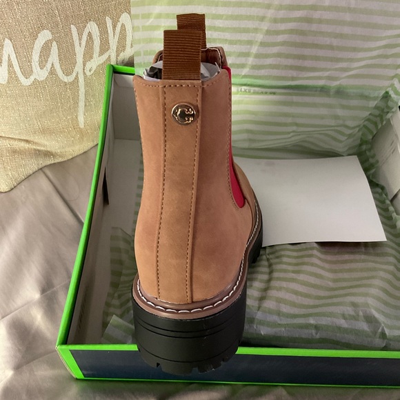 Ladies booties - Picture 2 of 5